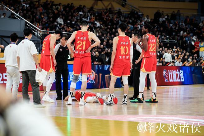 孙铭徽20+7胡金秋24分 广厦6人上双击败四川